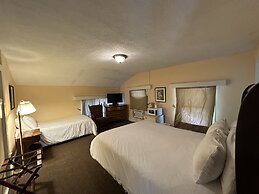 Colonial Inn & Creamery