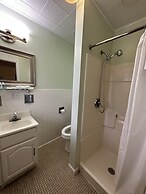 Colonial Inn & Creamery