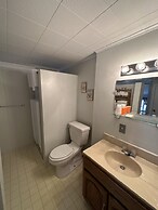 Colonial Inn & Creamery