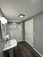 Colonial Inn & Creamery