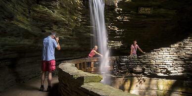 Colonial Inn & Creamery