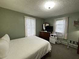 Colonial Inn & Creamery