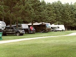 MacIver's Motel & Campground