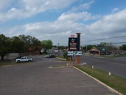 Executive Inn & Suites Beeville