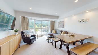 Le Chamois by Whistler Premier