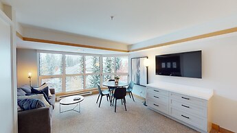 Le Chamois by Whistler Premier