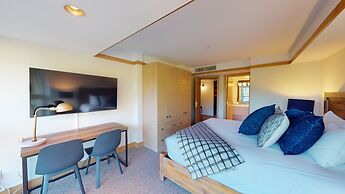 Le Chamois by Whistler Premier