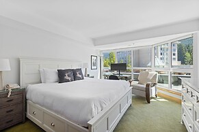 Le Chamois by Whistler Premier