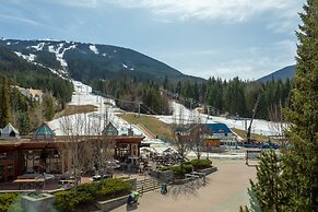 Le Chamois by Whistler Premier