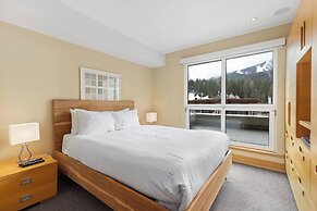 Le Chamois by Whistler Premier