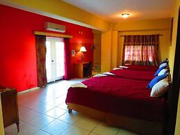 Art-Deco Beach Hotel