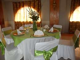 Art-Deco Beach Hotel