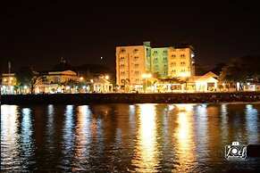 Art-Deco Beach Hotel