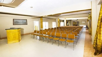 Art-Deco Beach Hotel