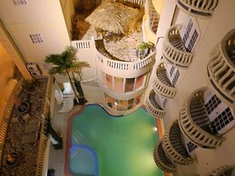 Art-Deco Beach Hotel