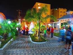 Art-Deco Beach Hotel