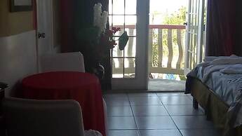 Art-Deco Beach Hotel