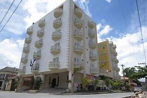 Art-Deco Beach Hotel