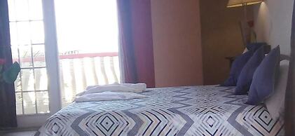 Art-Deco Beach Hotel