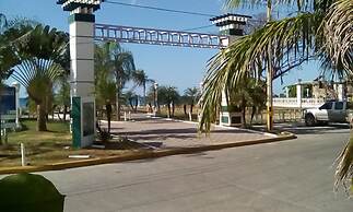 Art-Deco Beach Hotel