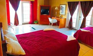 Art-Deco Beach Hotel