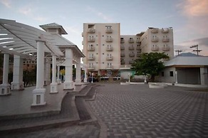 Art-Deco Beach Hotel