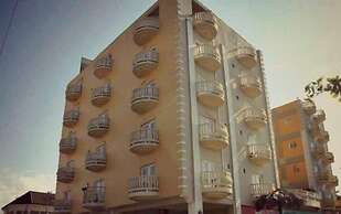 Art-Deco Beach Hotel