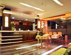 Bamboo Inn Hotel & Cafe