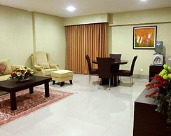 Bamboo Inn Hotel & Cafe