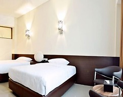 Bamboo Inn Hotel & Cafe