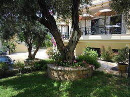 Hotel Loukas Vrachos