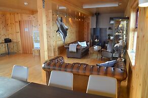 Laugarfell Accommodation & Hot Springs