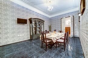 Guest Rooms at Marata Street 8-5