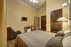 Guest Rooms at Marata Street 8-5