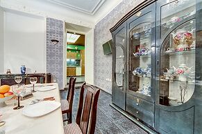 Guest Rooms at Marata Street 8-5