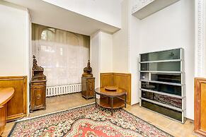 Guest Rooms at Marata Street 8-5