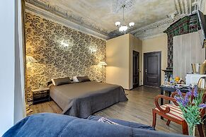 Guest Rooms at Marata Street 8-5