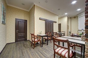 Guest Rooms at Marata Street 8-5