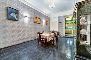 Guest Rooms at Marata Street 8-5