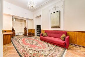 Guest Rooms at Marata Street 8-5