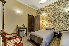 Guest Rooms at Marata Street 8-5