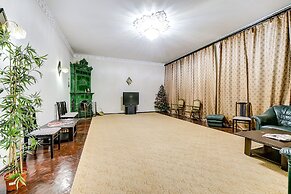 Guest Rooms at Marata Street 8-5