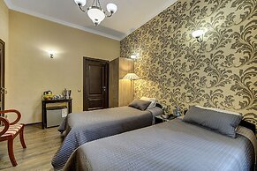 Guest Rooms at Marata Street 8-5