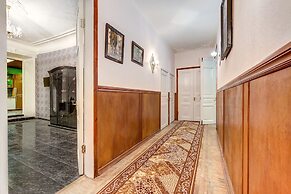 Guest Rooms at Marata Street 8-5