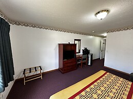 Attica Inn