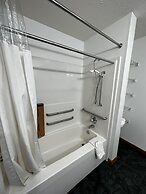 Attica Inn