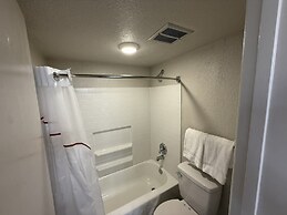 Red Roof Inn Tucson – Vail