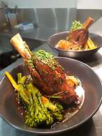 1770 Lagoons Central Apartment Resort