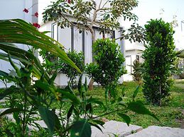 Van Nguyen Minihouse