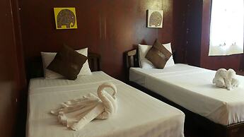 999 Triple Nine Guesthouse & Hostel Chiangmai